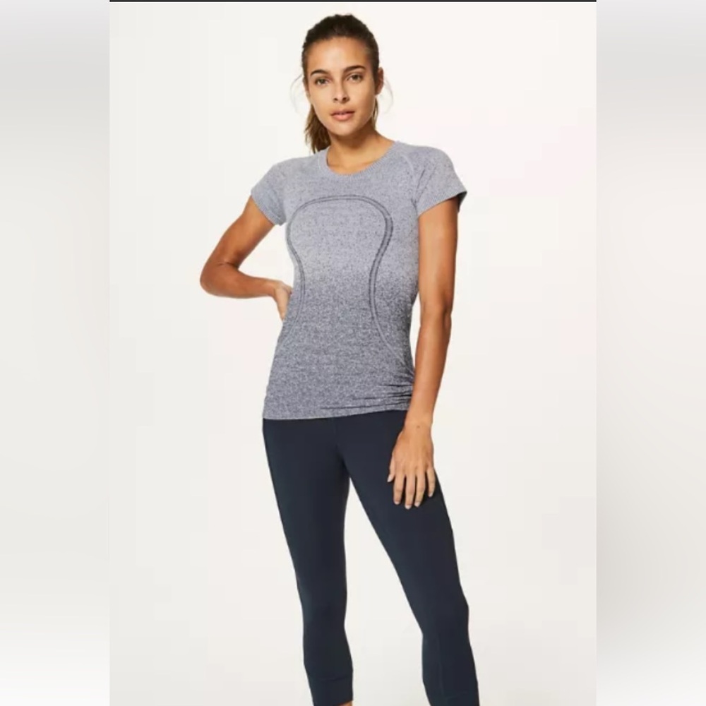 Lululemon athletica size 4 short selve tee